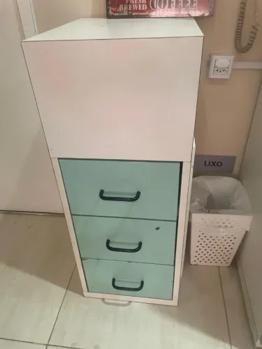 Conjunto com 3 peças de móveis  de escritório em MDF