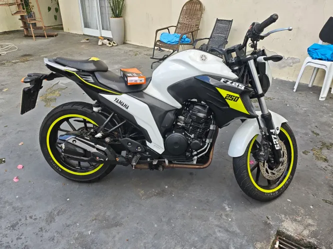 Yamaha fazer 250 2018 FZ25 Branca