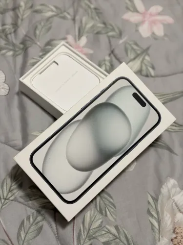 iPhone 15 256GB