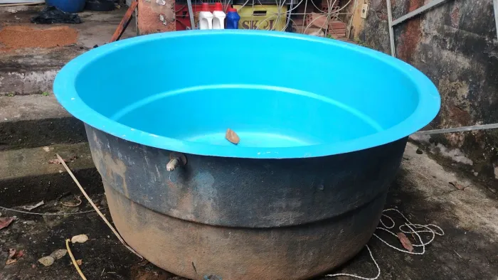 Vendo essa piscina