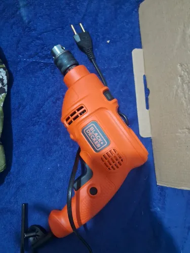 Furadeira de impacto nova 127v usada apenas uma vez