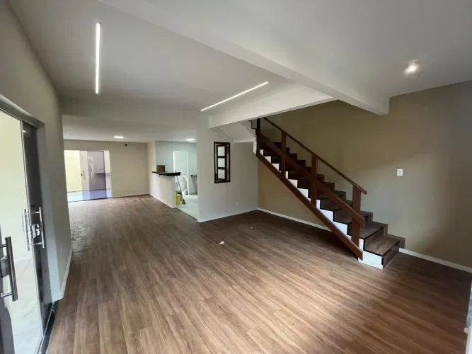 Casa em Condomínio Fechado, 4 suítes na Mário Covas. PROXIMO AO ASSAI