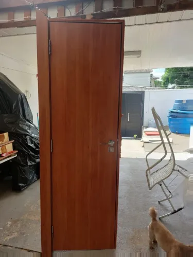 Porta de banheiro completa