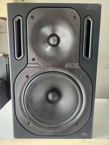 Monitor ativo Behringer