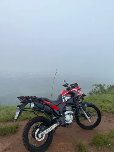 XRE 300 ano 2019