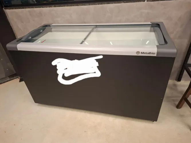 Freezer horizontal