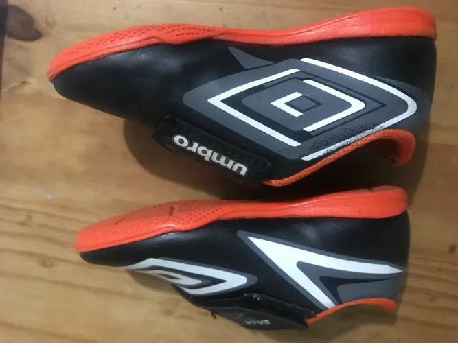 Vendo Tênis Futsal Infantil