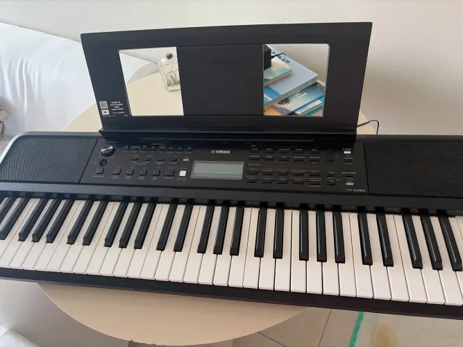 Teclado Yamaha PSR-E383