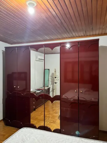 Jogo de quarto bordô cama guarda roupa cômoda criados mudo