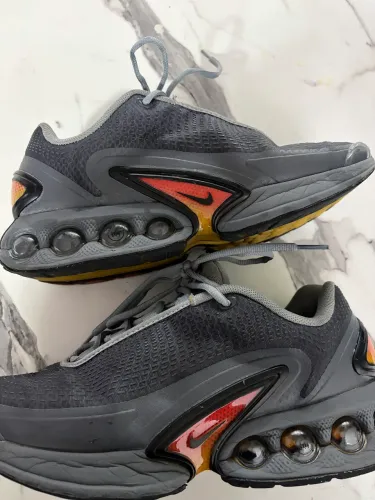 Tênis Nike DN