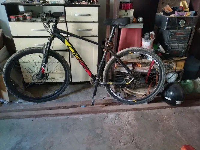 Vendo bike aro 29 quadro de alumínio marca Oggi com cubos com rolamentos com nota fiscal r