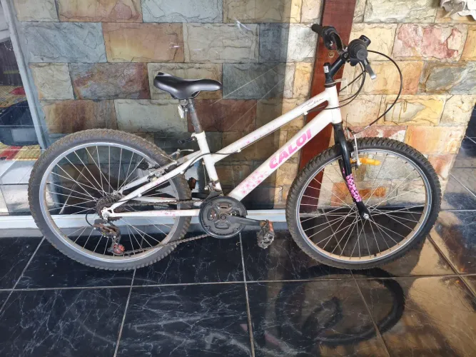 Bicicleta Caloi Ceci ARO 24/ 21marchas