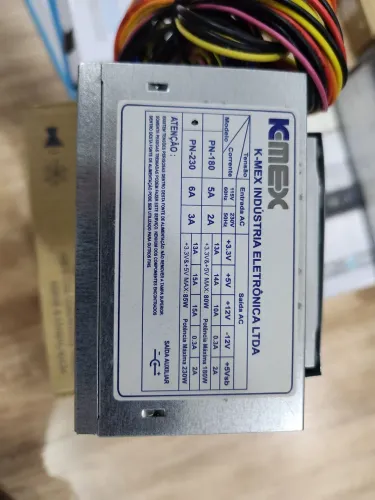 Fonte de alimentação ATX 230W