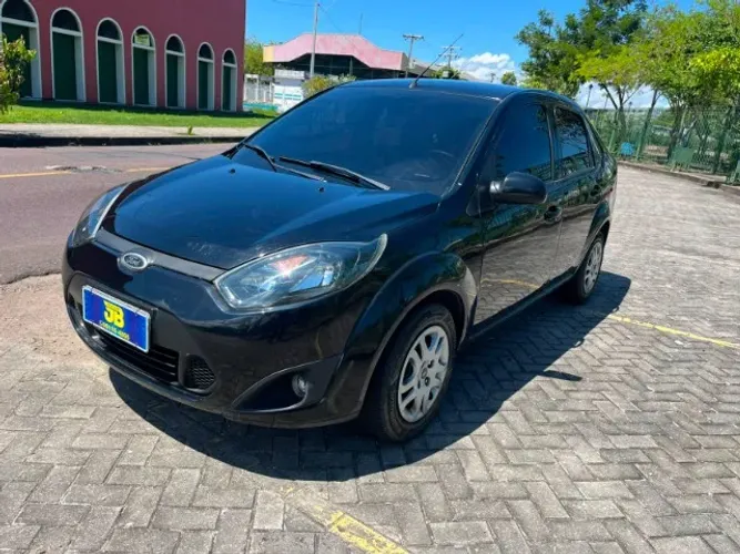 Ford Fiesta Sedan SE 1.6 8V Flex 4P 2014