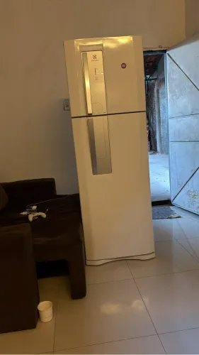 Vendo geladeira Eletrolux 