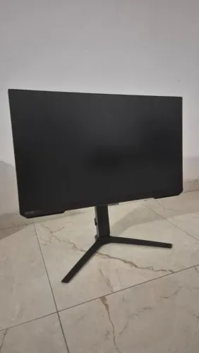 Monitor Samsung Odyssey G40 27" 240hz G-sync