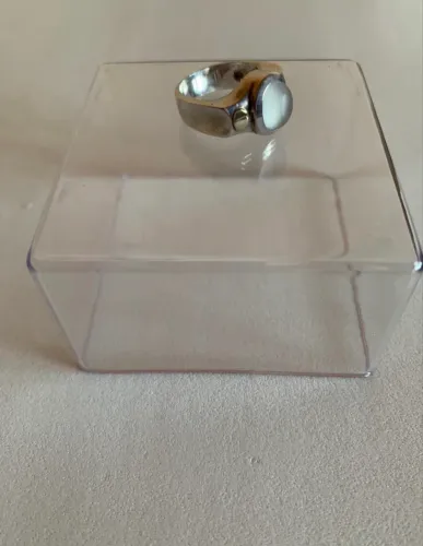 Anel de prata com pedra da lua 