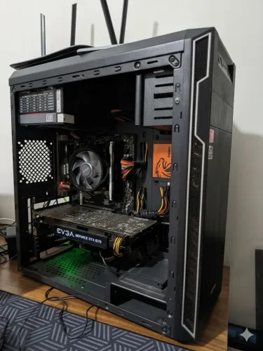 PC Gamer (RYZEN 5 3500X, GTX 1070TI 8G, 2X8GB DE RAM)