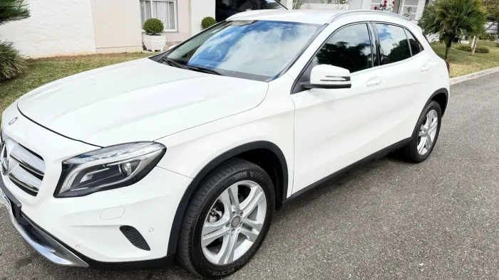 Mercedes-Benz GLA 200 Adv. 1.6/1.6 TB 16V Flex Aut. 2016