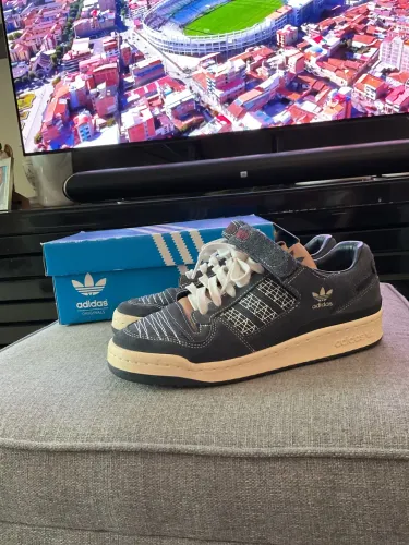 Tenis adidas