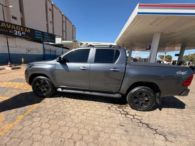 Toyota Hilux CD SR 4X4 2.8 TDI Diesel Aut. 2025