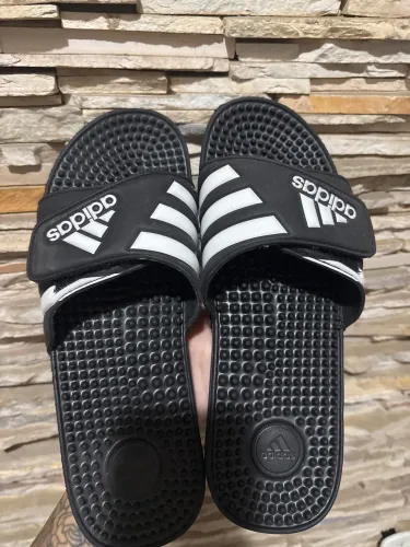Chinelo Adidas