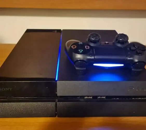 PS4 FAT, 1 CONTROLE, SEM LEITOR, COM 160 GB. R$ 230 ou troco em uma bike