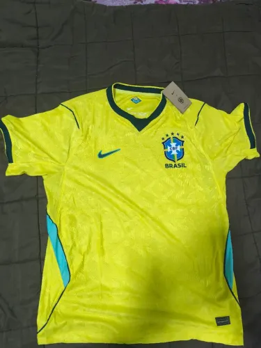Vendo camisa do Brasil versão jogador tamanho XXL entrego em mãos