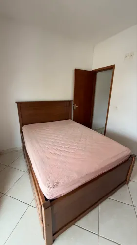 Oportunidade - Vendo Cama e Guarda-roupa