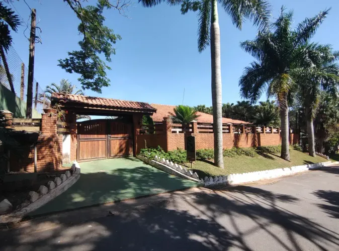 Belíssima Casa Térrea p/ Locação - 636 m² - 4 Dorms. - Porta do Sol - Mairinque/SP