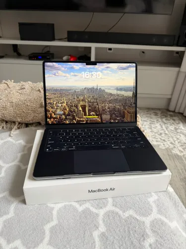 MacBook Air M2 8gb, 512SSD