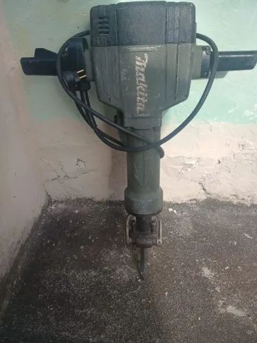 Martelete Demolidor Makita 30kg HM1801