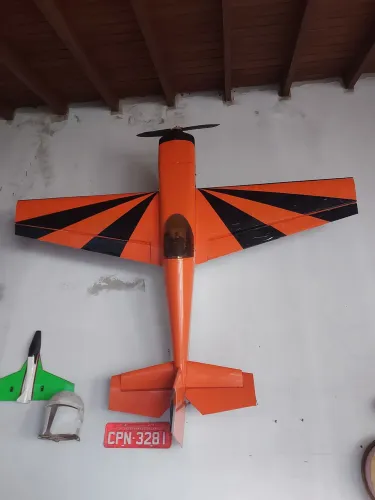Aeromodelo Edge 540