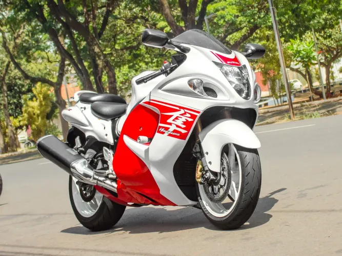 Suzuki Hayabusa Gsx1300ra Esportiva