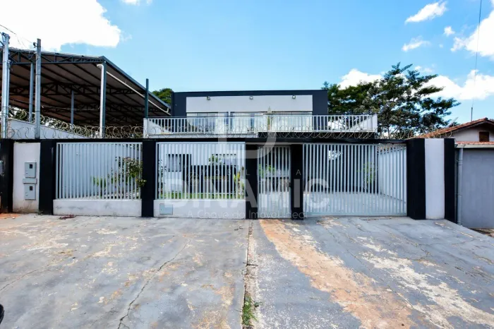 Sobrado Multiuso à Venda em Aparecida de Goiânia | Residencial ou Comercial