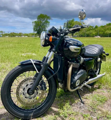 Triumph Bonneville impecável 