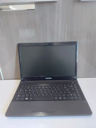 Notebook Samsung Somente Para Retirar As Peças