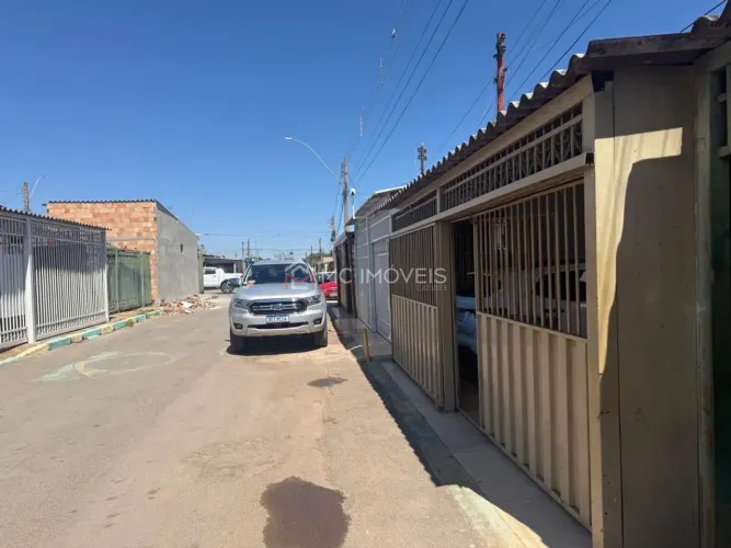 Casa à Venda no QNO 20 | 2 Casas no Lote | Financiável | FGTS Excelente oportunidade no QN