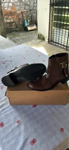 Vendo bota cano curto nova 