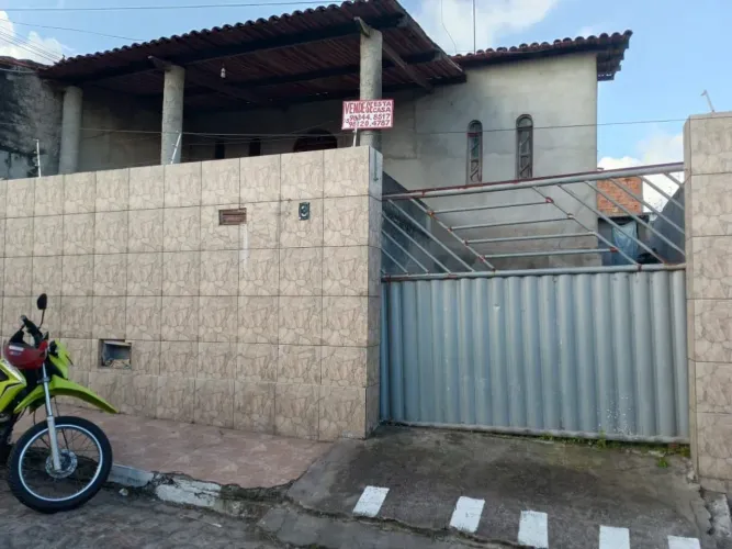 Vendo casa grande no bairro do Feira X 