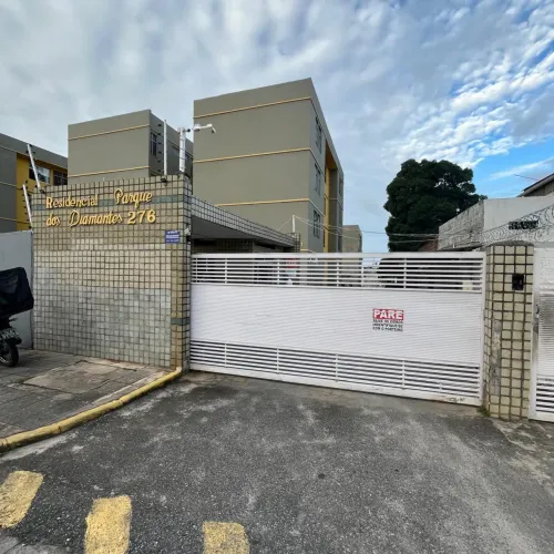 Apartamento Térreo com portaria 24h - Condomínio Parque dos Diamantes.