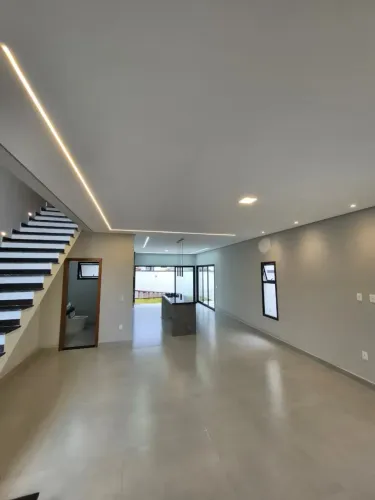 Oportunidade!! Sobrado com 3 quartos/suíte/2 vagas dentro do Condomínio Recanto Tropical!!