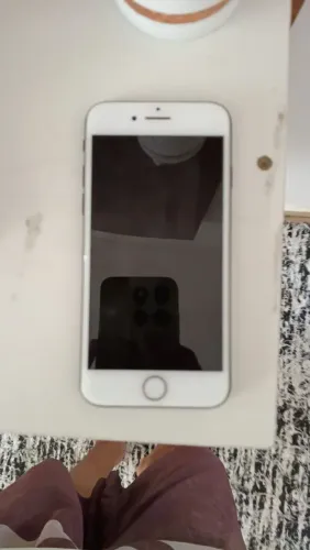 Iphone SE 2020 usado em ótimo estado