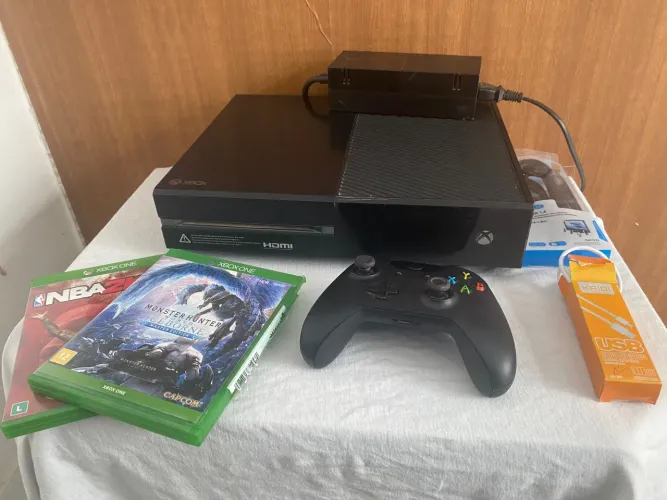 XBOX ONE - PERFEITO ESTADO + 1 CONTROLE ORIGINAL