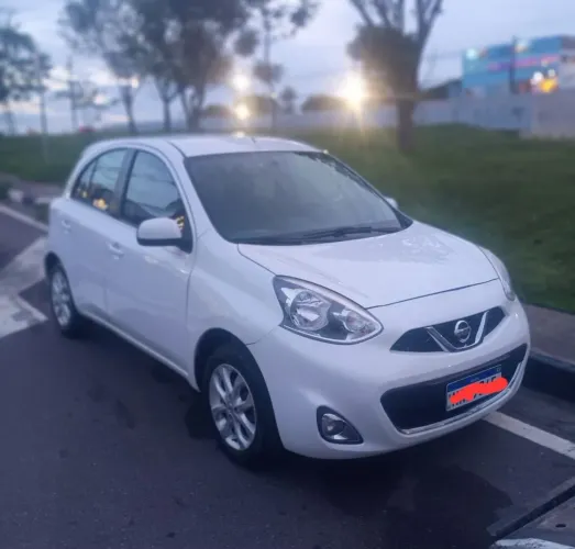Nissan March SV 1.0 12V Flex 5P 2015