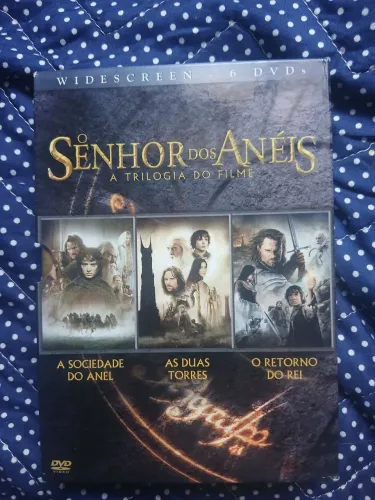 Box com os filmes dos senhor dos anéis