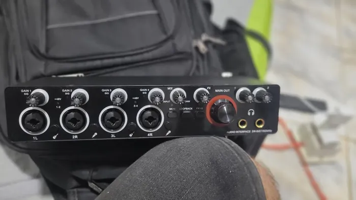 Interface de audio 4 canais 