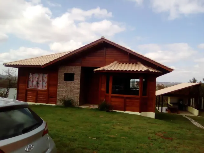 Casas e serviços em madeira