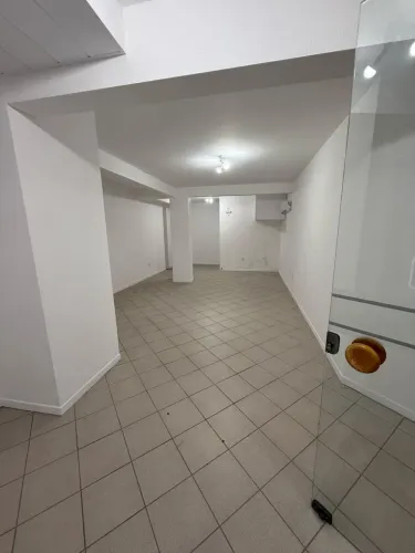 ? Sala Comercial à Venda em São José - Excelente Localização!