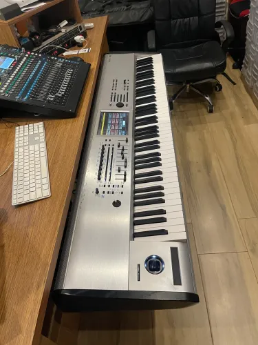 Korg Kronos Platinum